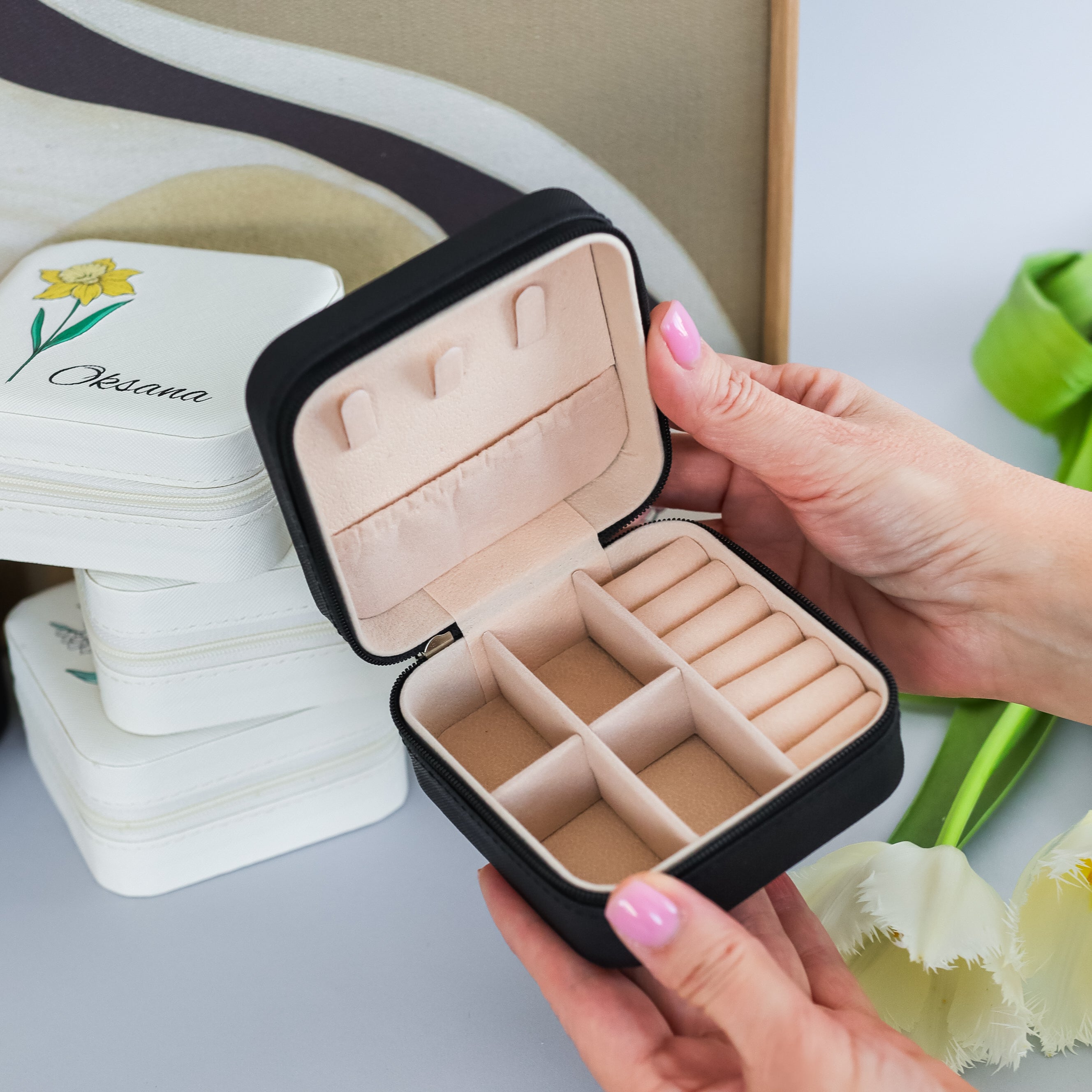 Personalized Travel Jewelry Box with Birth Flower Design – Custom Jewelry Organizer Case