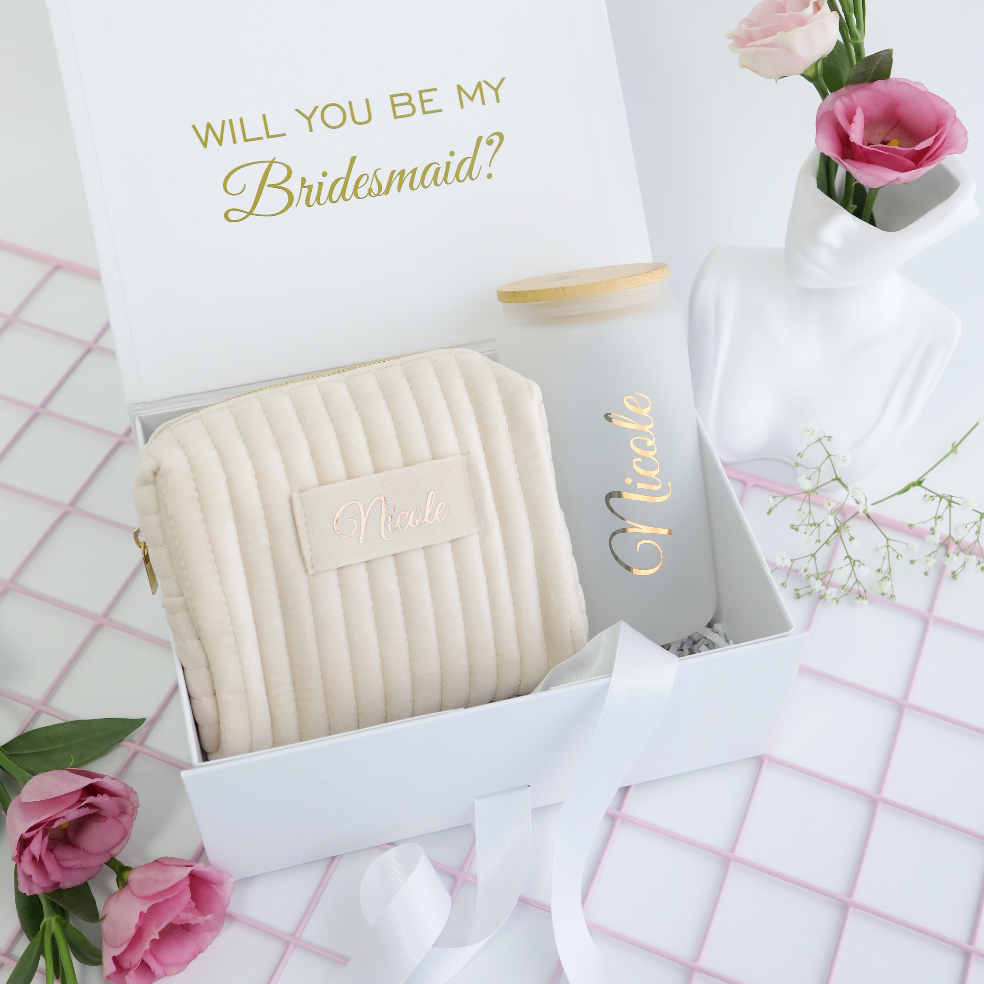 Closed bridesmaid gift box white aesthetic packaging