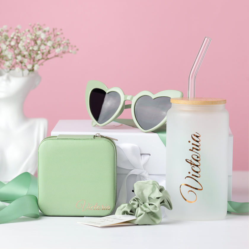Gift box with tumbler and jewelry case bridesmaid proposal set