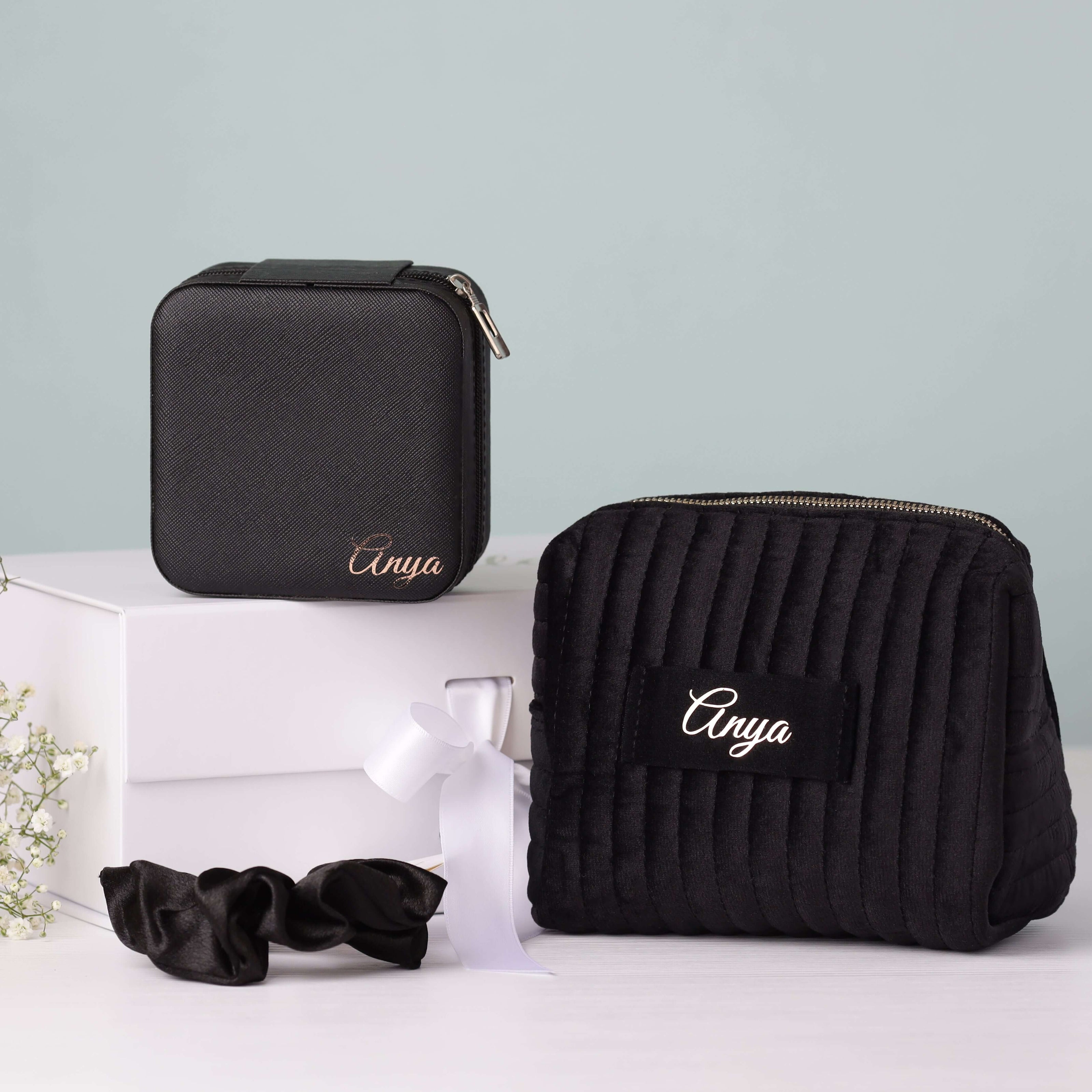 Bridesmaid gift box set in black and beige color options
