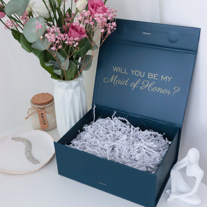 Elegant Gift Box – Magnetic Closure with Ribbon & Crinkle Paper for Bridesmaids