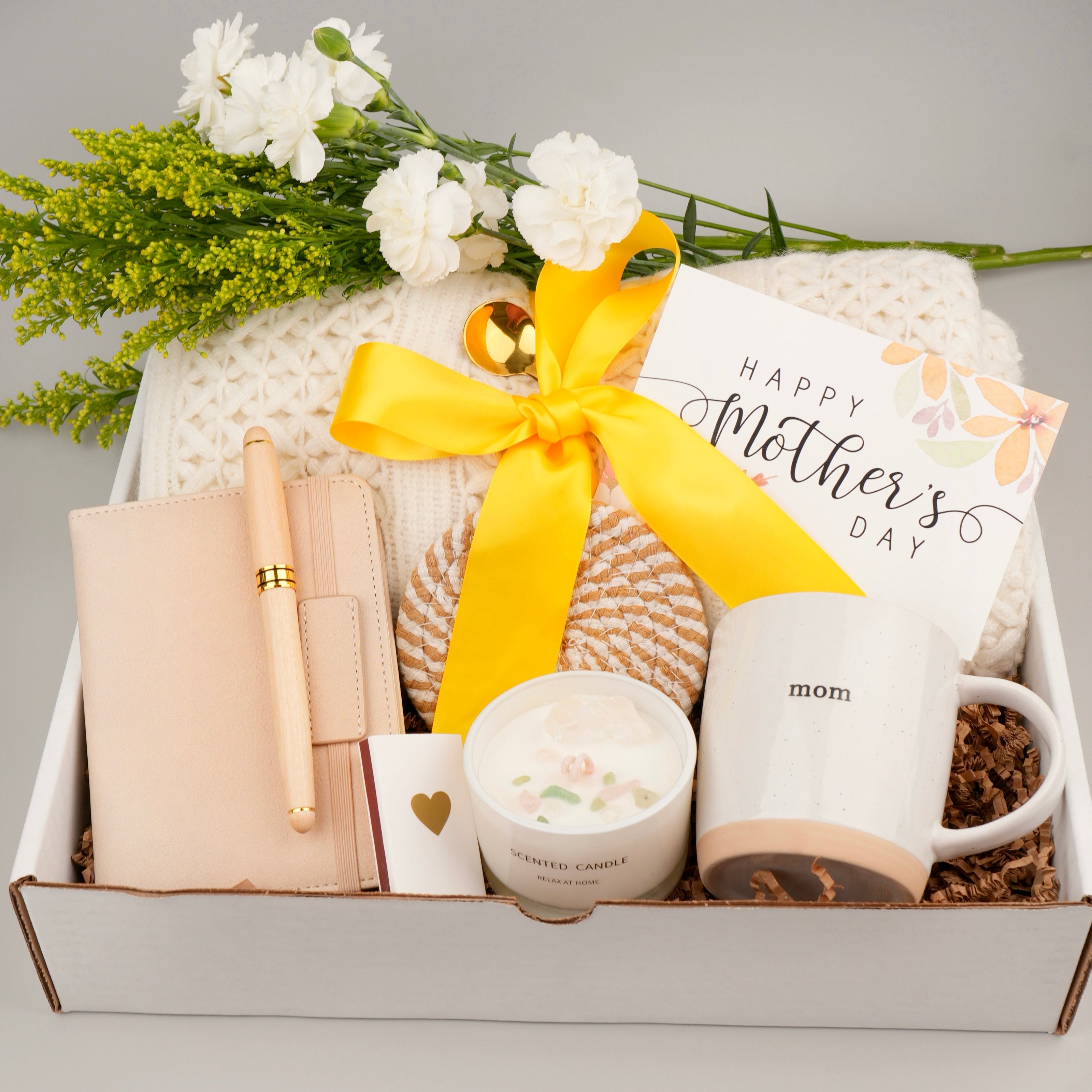 Large Cozy Mom Gift Box – Thoughtful & Personalized Comfort Set
