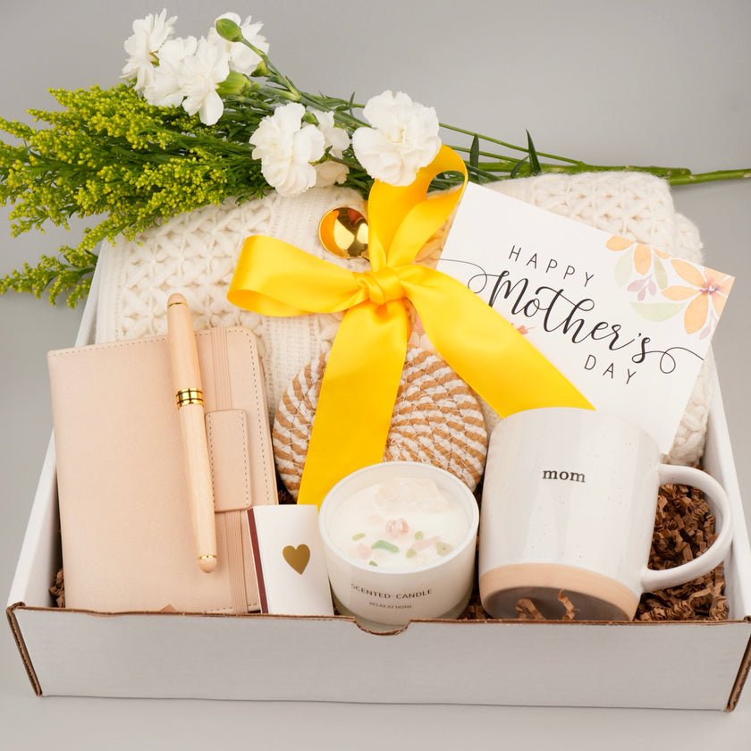 Large Cozy Mom Gift Box – Thoughtful & Personalized Comfort Set